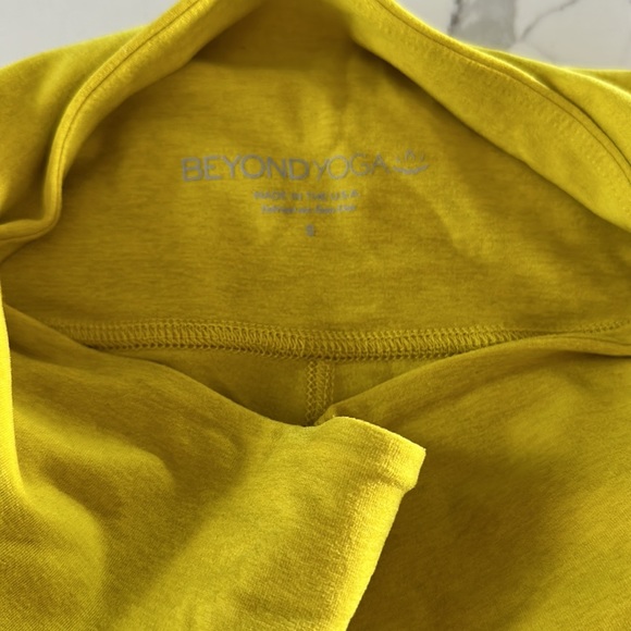 Beyond Yoga.  Yellow leggings.  NWOT. - Picture 3 of 3